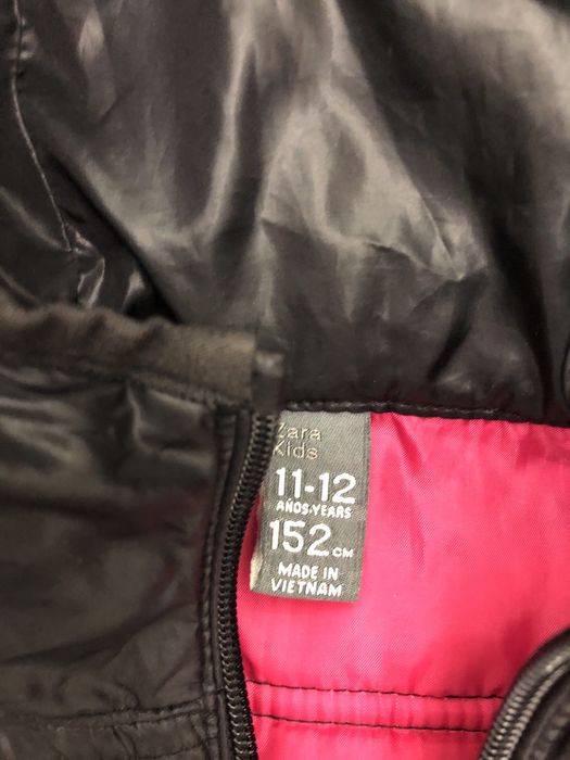 Продам куртки на девочку  .