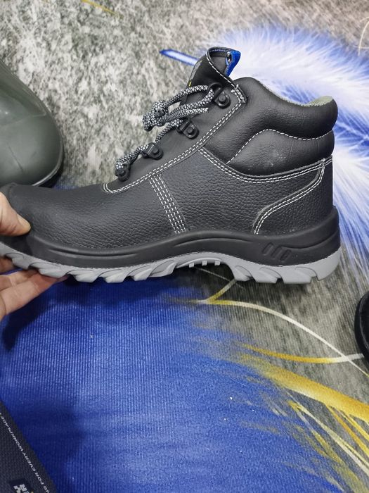 Продам спецодежду