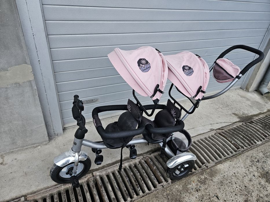 Триколка за близнаци