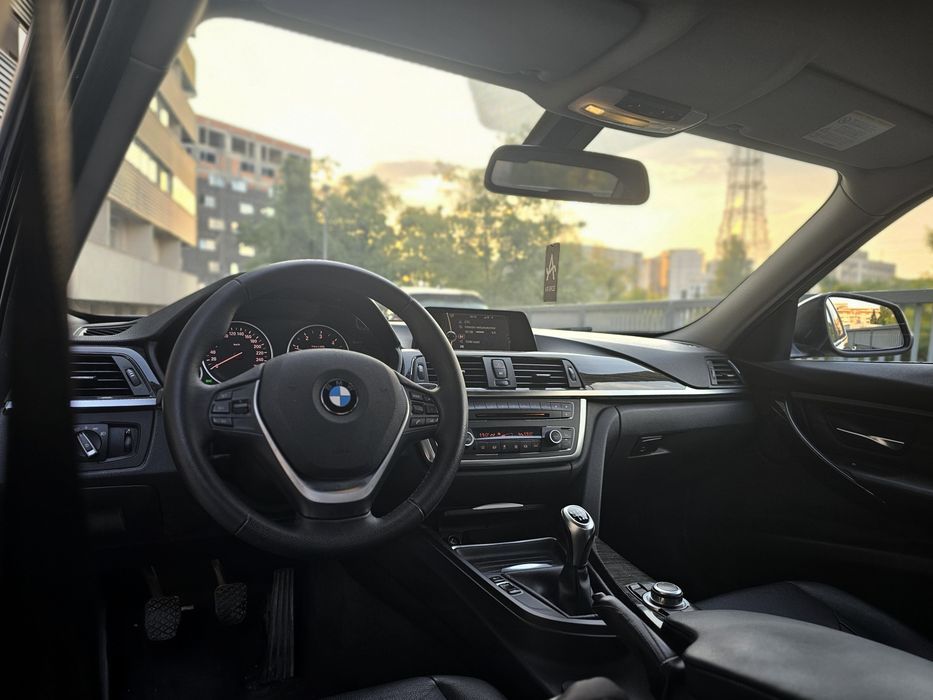 BMW Seria 3 F30 320d EfficientDynamics Luxury Line | 2012 | 160.000 km | Fără accidente