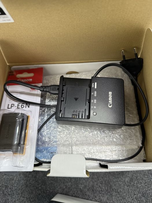 Фотоаппарат Canon 6D Mark II BODY