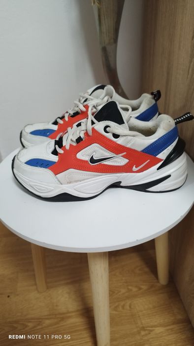 Adidași  Nike  38