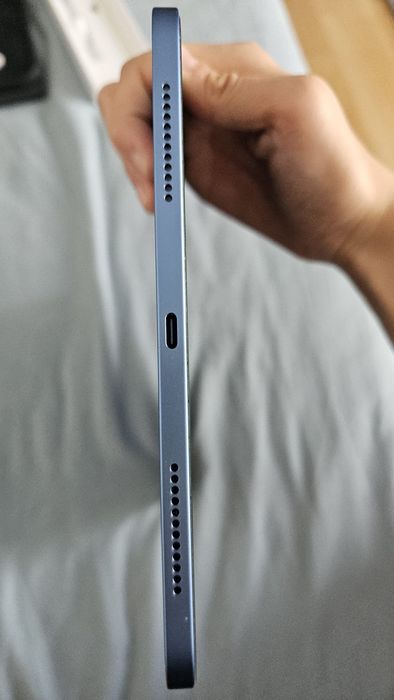 iPad 10 64GB  în stare foarte bună