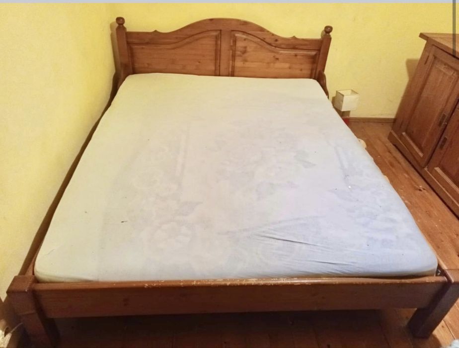 De vanzare  mobila brad.