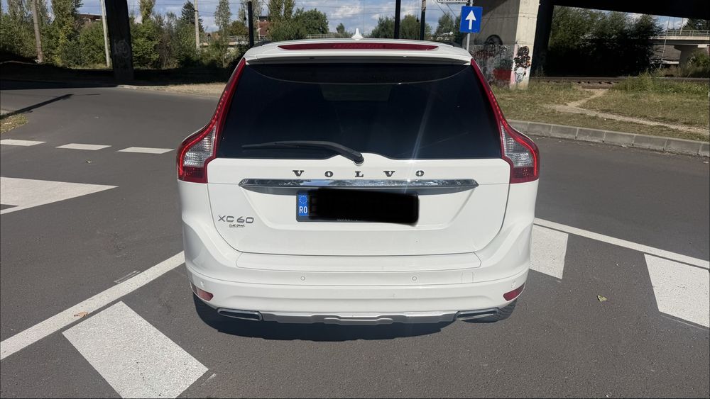 VOLVO XC60 2015 — imagine 4