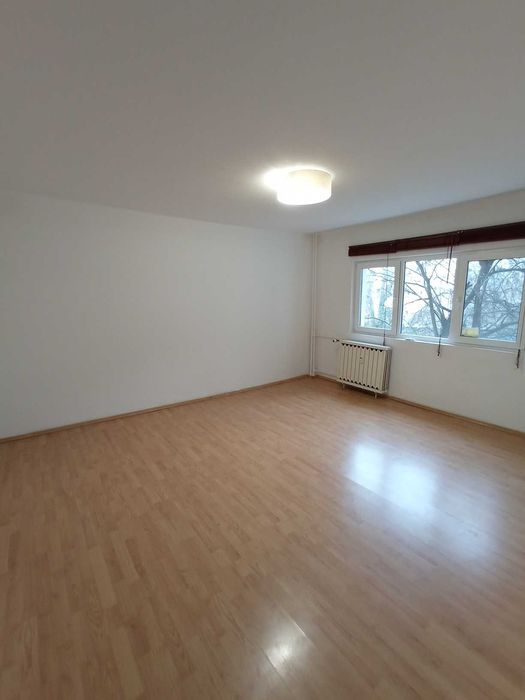 Aviatiei, de inchiriat apartament 3 camere nemobilat