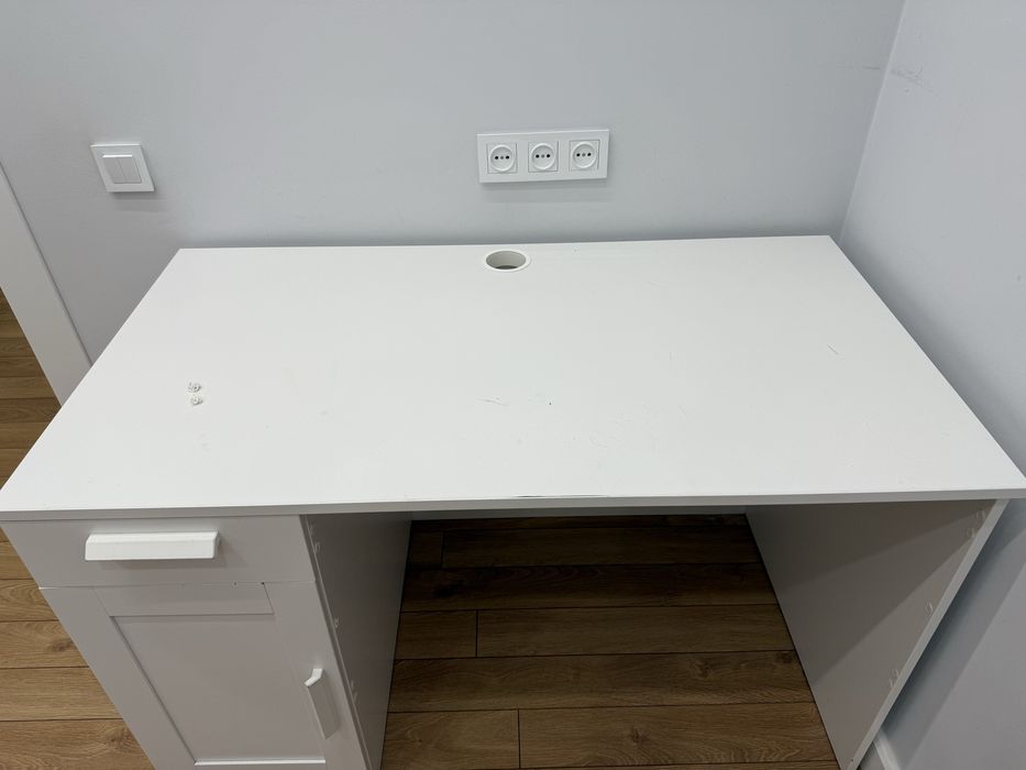 Стол/ //////////////:////::