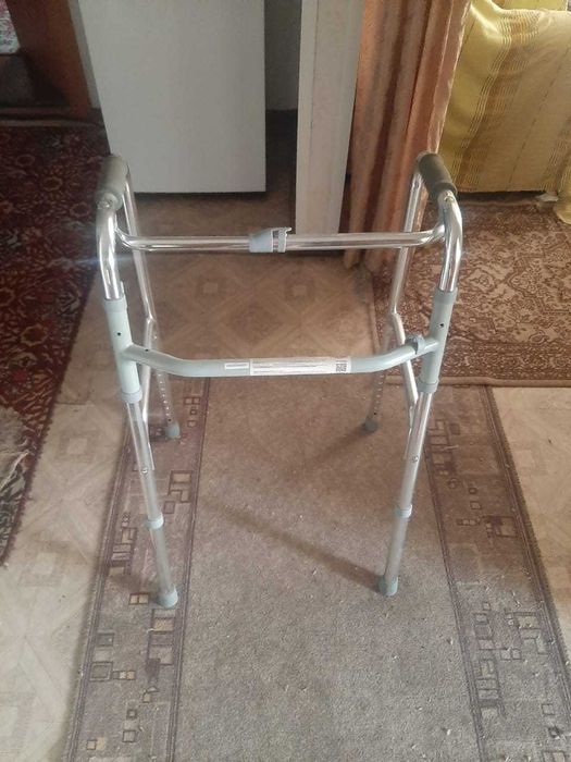 Продам инвалидную коляску