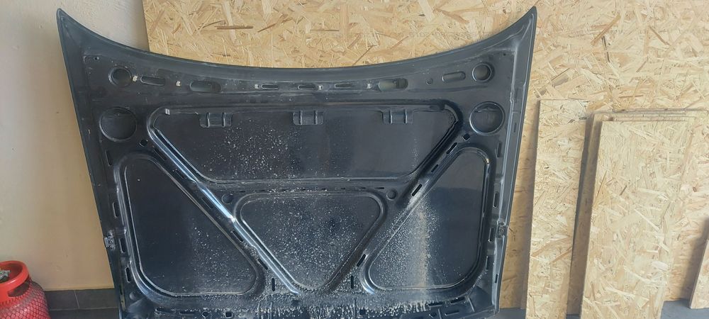 Капот от Volkswagen Passat B4. Оригинал.