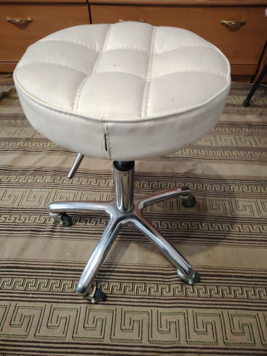 Продам стул для мастера