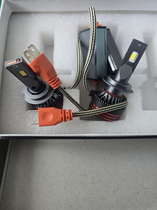Set 2 Becuri LED H1 H4 H7 H8 H9 H11 HB3 HB4 9005 120W 55.000 Lm 6500K