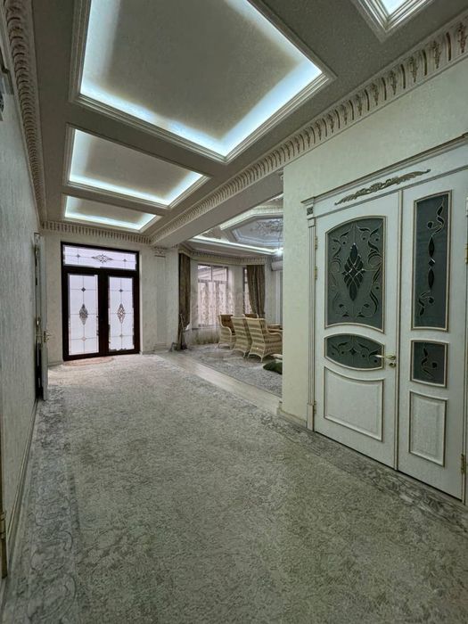 Охунбобоев Мевазор (Олмазор тумани)  4,3 сотих 5 хона Евро ремонт