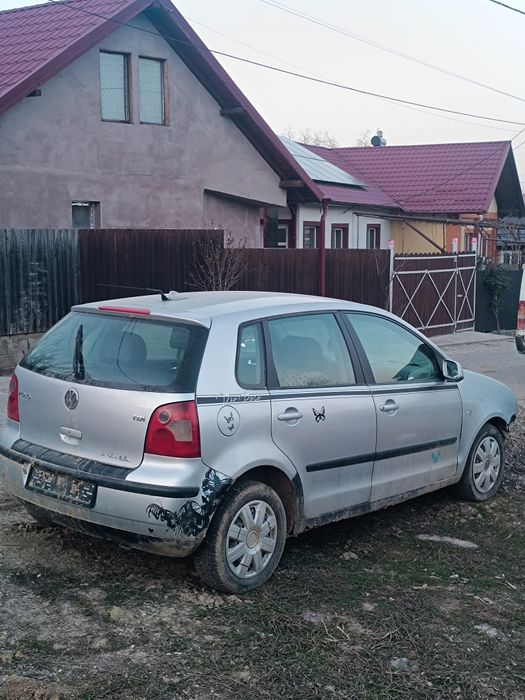 Vând sau dezmembrez Polo 1.4tdi