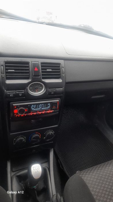 Машина приора ..