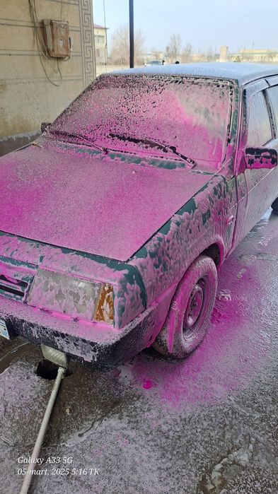 Lada 2109 yurib turgan moshin