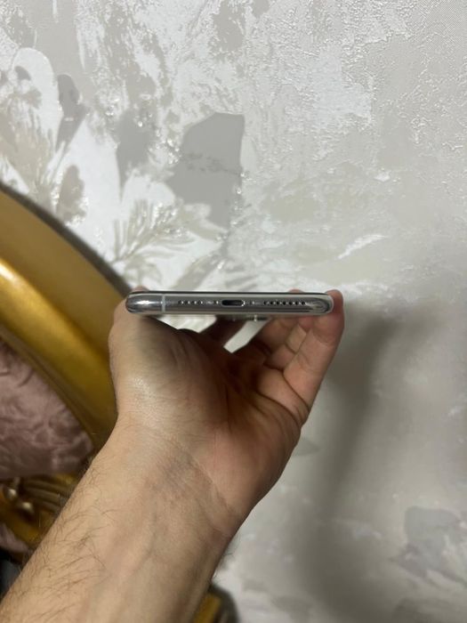 Продам IPhone 11 pro max