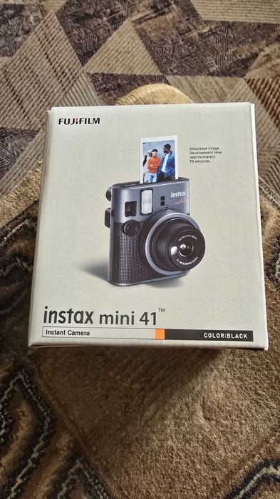 Продаю instax mini 41