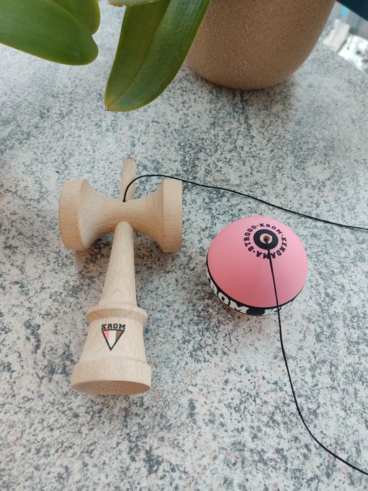 Kendama krom strogo napolitan roz. Nu o vând pe bucăți !!!