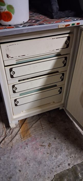 Продам  морозильник