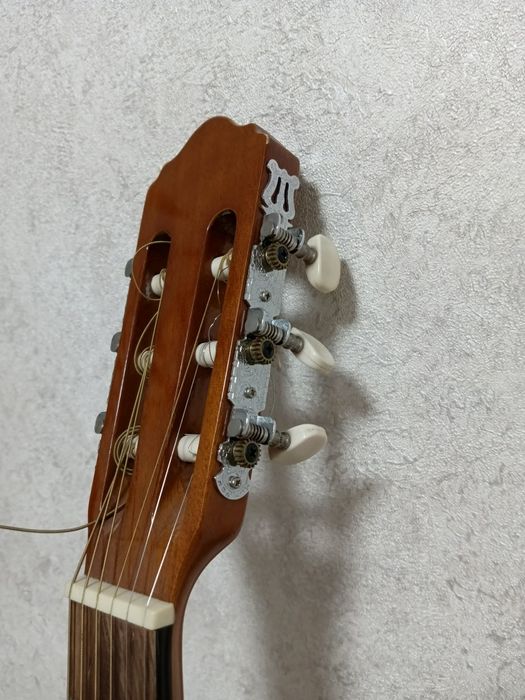 Гитара Flight  в идеале с чехлом