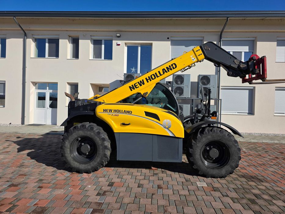 Incarcator telescopic New Holland TH 7.32