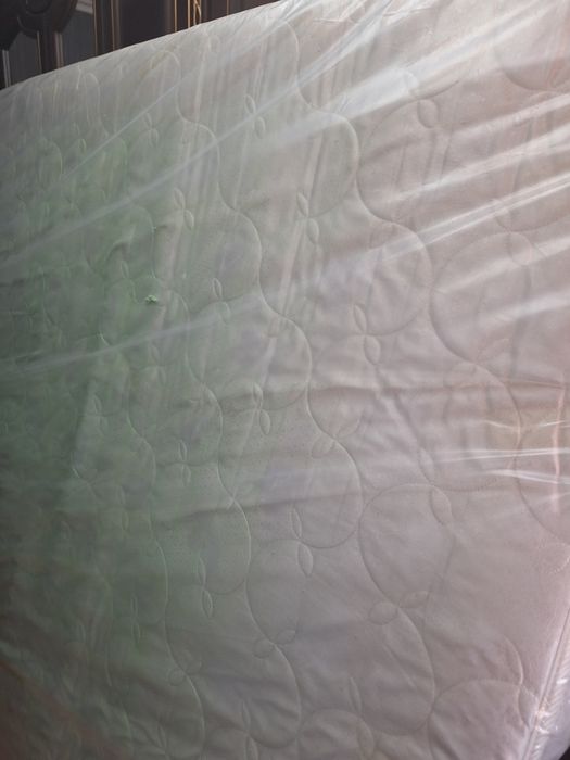 Продам матрас б/у в хорошем состоянии