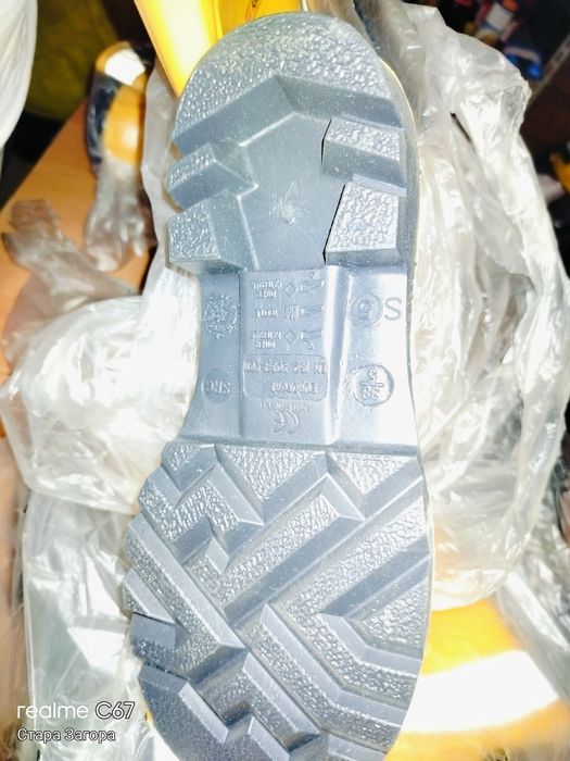 Работни ботуши водоустойчивичиви