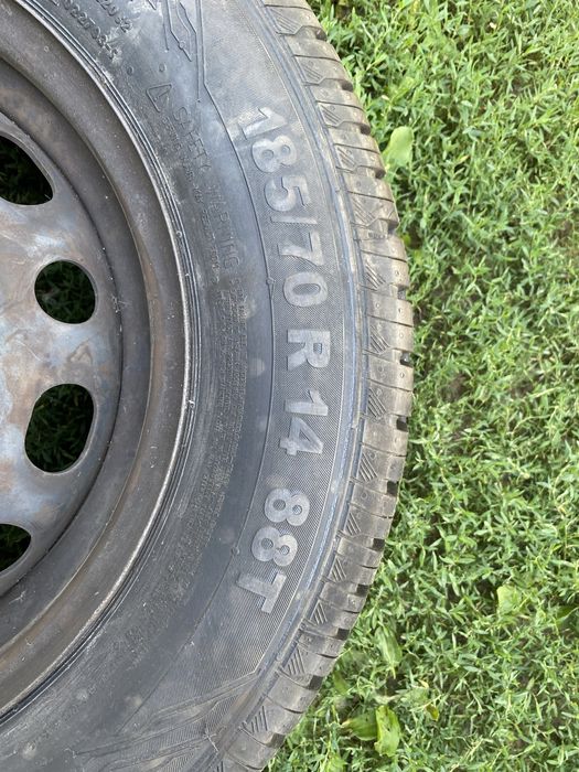 Vand cauciu nou cu geanta tabla 185/70 R 14