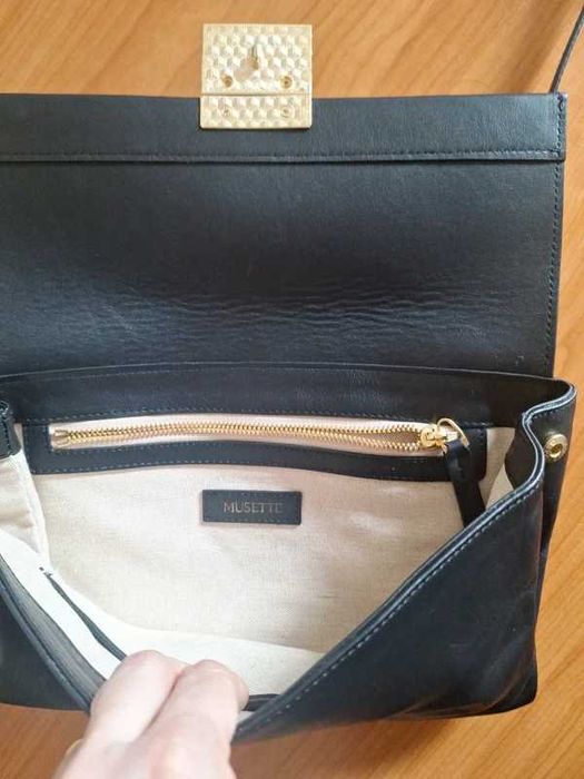 Geantă Musette New Elisabeth – Piele Naturală Neagră, Accesorii Aurii (Albina)
