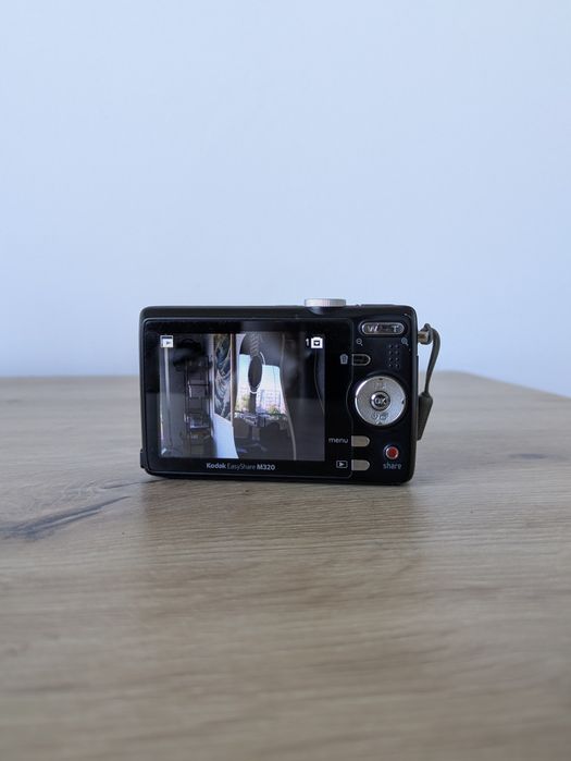 Kodak Easyshare M320 - РЕТРО СНИМКИ Дигитален Фотоапарат ОТЛИЧНО СЪСТОЯНИЕ