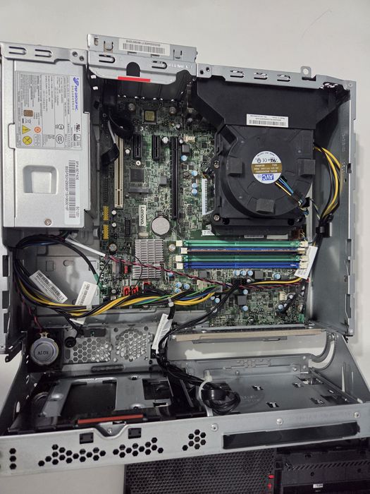 R3 2200ge 4GB DDR4 240gb ssd