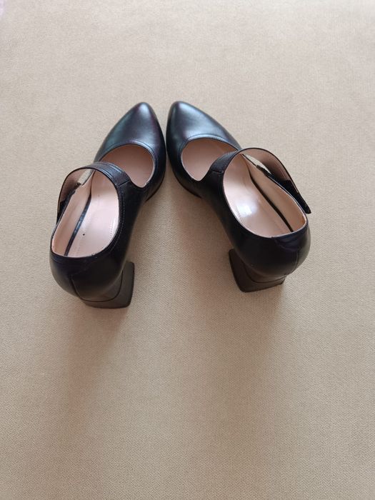 Pantofi eleganti