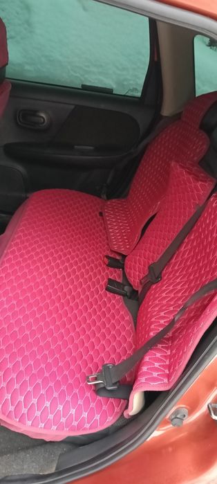 Продам авто чехлы универсальные