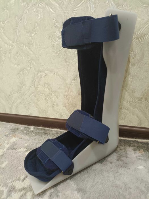 Продаю Ортез на правую ногу