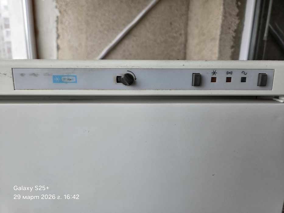 Вертикален фризер Whirlpool