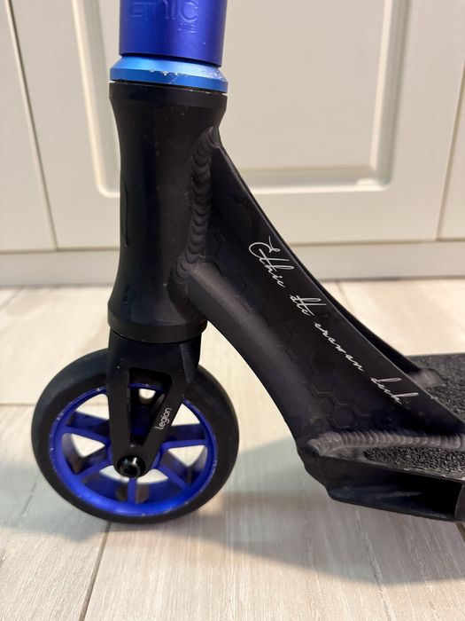 Trotinetă freestyle Ethic Erawan – foarte ușoară (~2.9 kg), stare excelentă