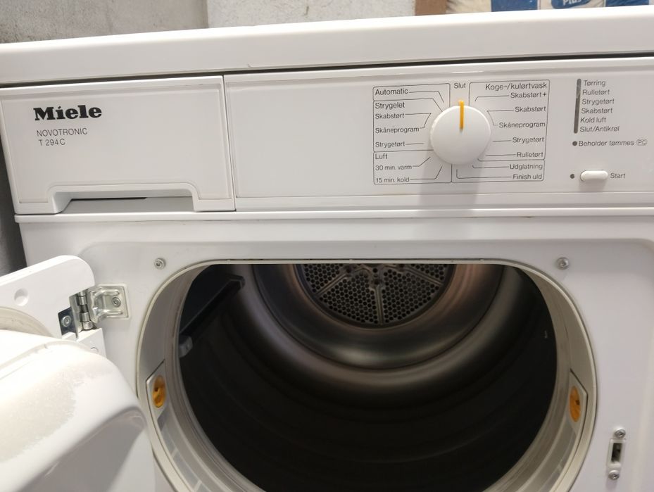 Продавам сушилня Miele
