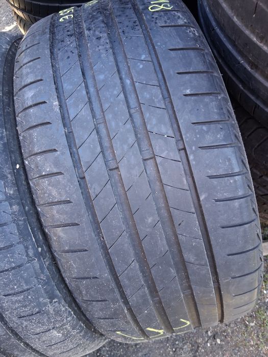 255 40 18 Bridgestone  2бр летни дот 2021г