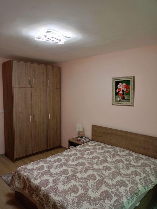 Дава се под наем Тристаен апартамент в Бургас, Лазур - 65 кв.м за 714 € - Снимка #4