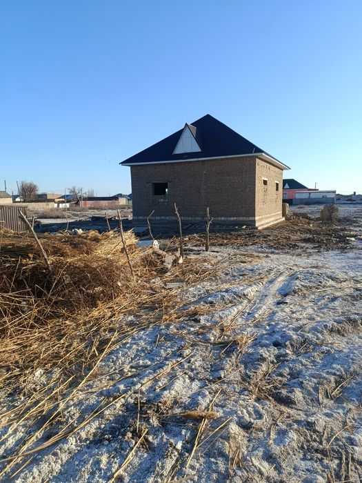 Үй сатылады  Қарауылтөбе ауылында