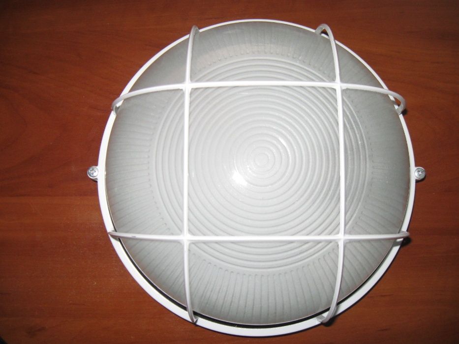 Продам светильник новый