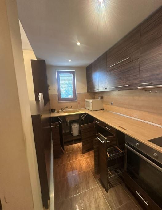 Дава се под наем Къща в Варна, м-т Пчелина - 65 кв.м за 500 € - Снимка #1