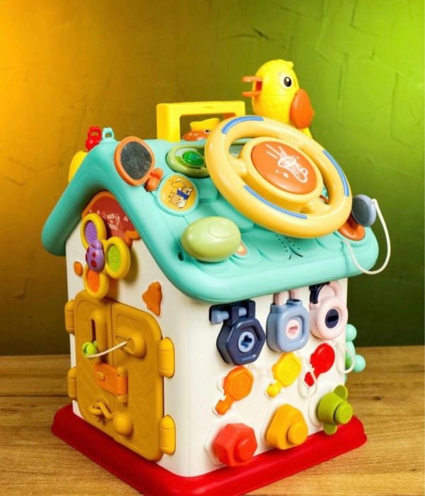 Развивающая игрушка домик