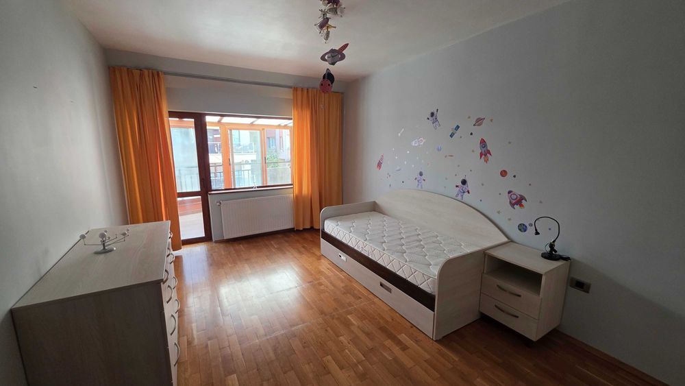 Дава се под наем Тристаен апартамент в Варна, Бриз - 123 кв.м за 1495.83 € - Снимка #11