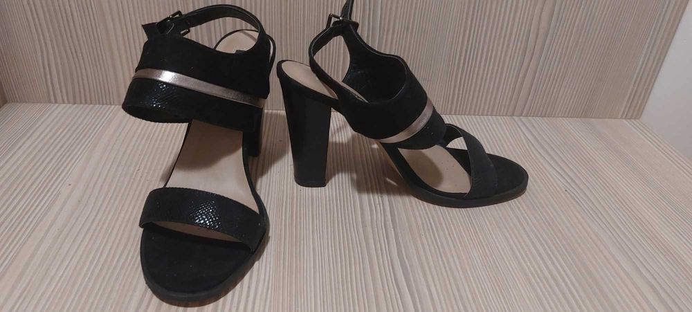 Sandale cu toc, negre, elegante,masura 39