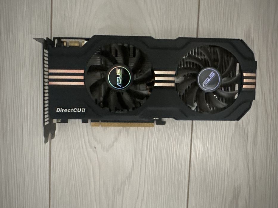Placa video ASUS GeForce GTX 560 Ti DirectCU II 1GB GDDR5 256-bit neg!