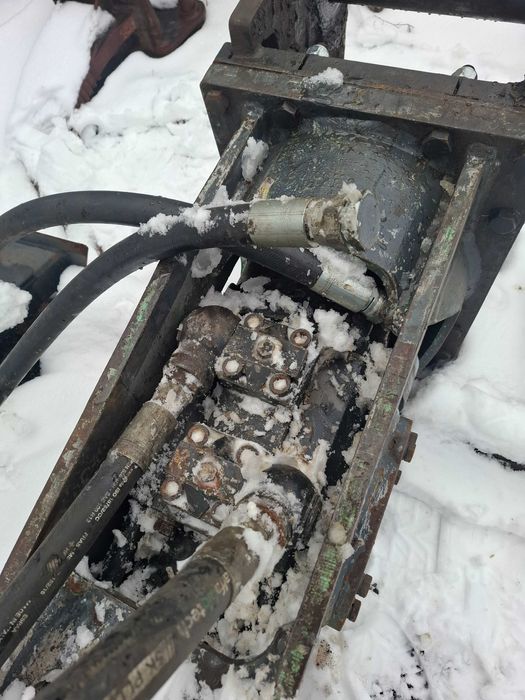 Хидравличен Чук за багер