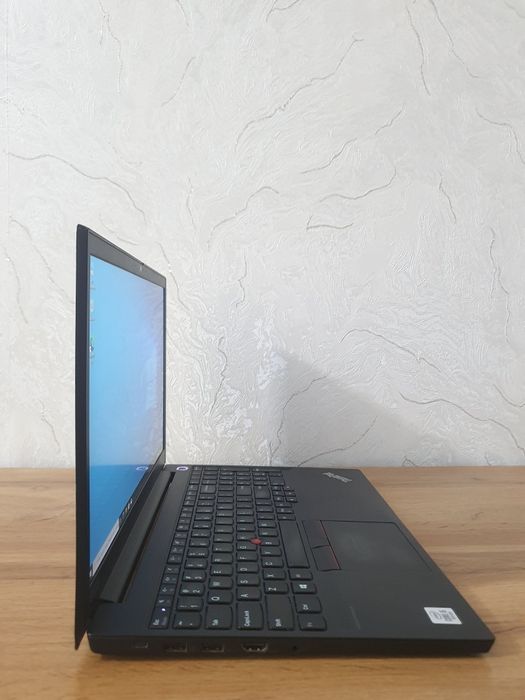 Lenovo E15 i5-10210u