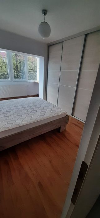 Închiriez apartament 3camere direct de la proprietar