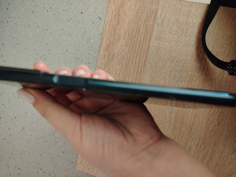 Продам сотка темно синий